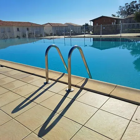 Avec Piscine A 2 Pas De La