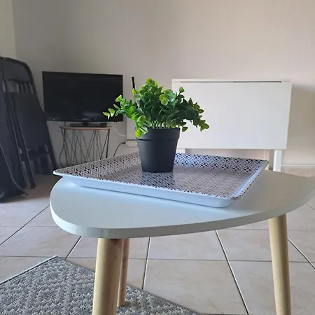 Lägenhet Avec Piscine A 2 Pas De La