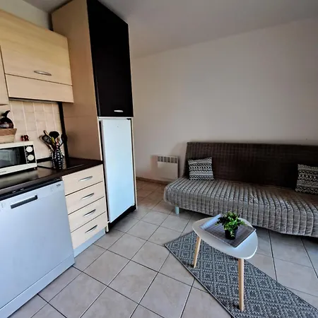 Avec Piscine A 2 Pas De La *