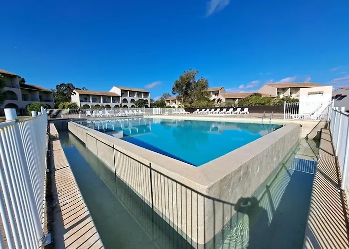 Avec Piscine A 2 Pas De La