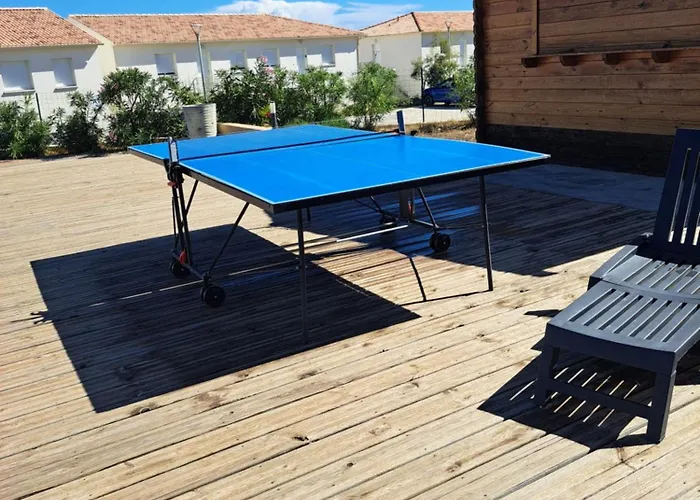 Apartment Avec Piscine A 2 Pas De La