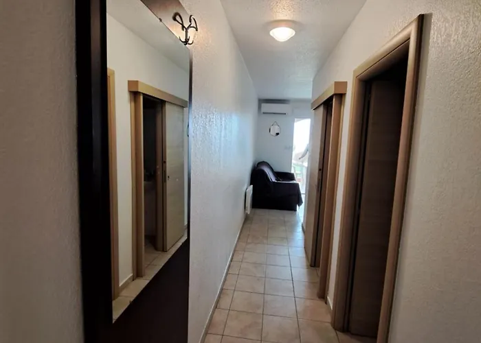 Apartment Avec Piscine A 2 Pas De La *