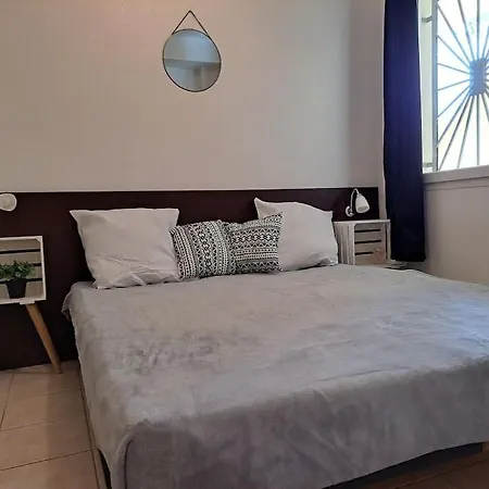 Avec Piscine A 2 Pas De La Апартаменты *