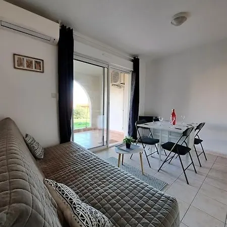 Apartment Avec Piscine A 2 Pas De La *