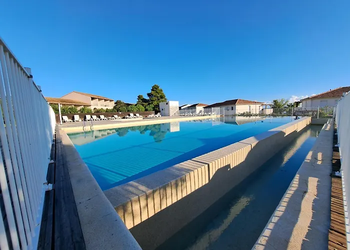 Avec Piscine A 2 Pas De La Linguizzetta