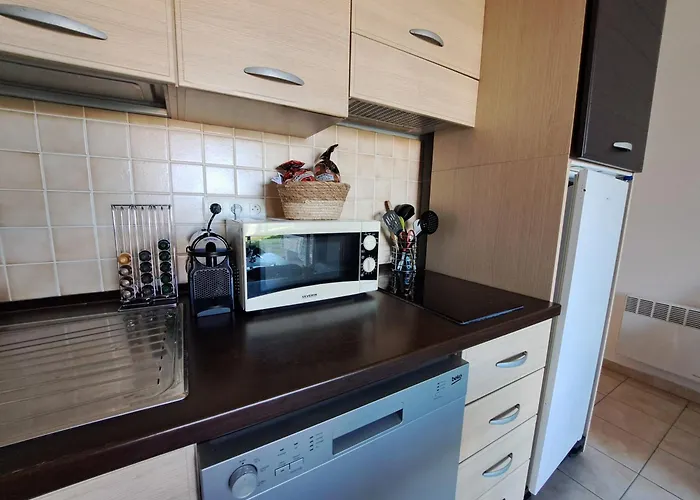 Avec Piscine A 2 Pas De La