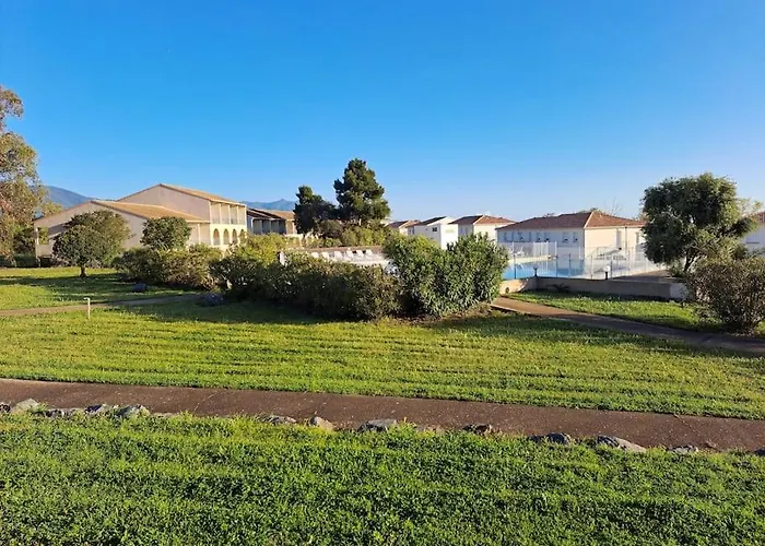 アパート Avec Piscine A 2 Pas De La *