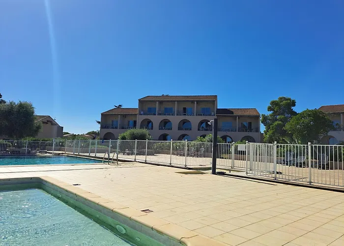 Avec Piscine A 2 Pas De La アパート