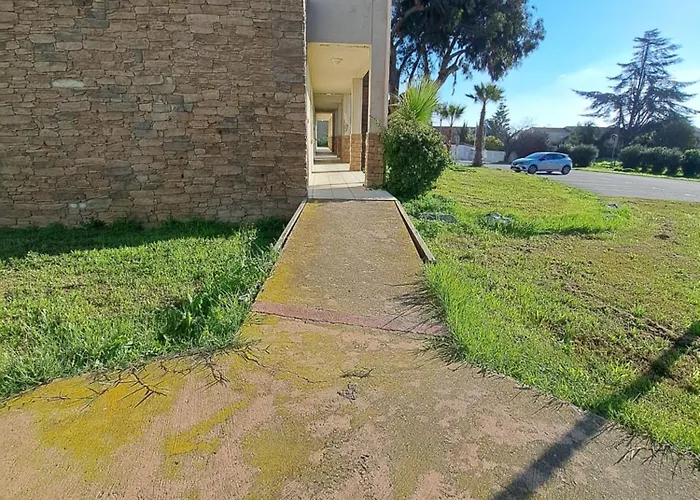 Avec Piscine A 2 Pas De La アパート Linguizzetta