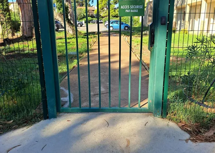 Avec Piscine A 2 Pas De La