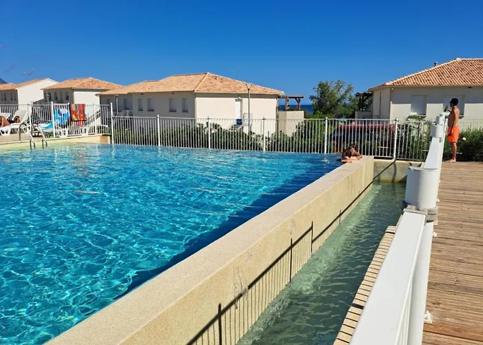 Avec Piscine A 2 Pas De La アパート