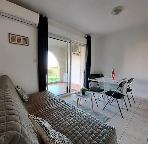 アパート Avec Piscine A 2 Pas De La *