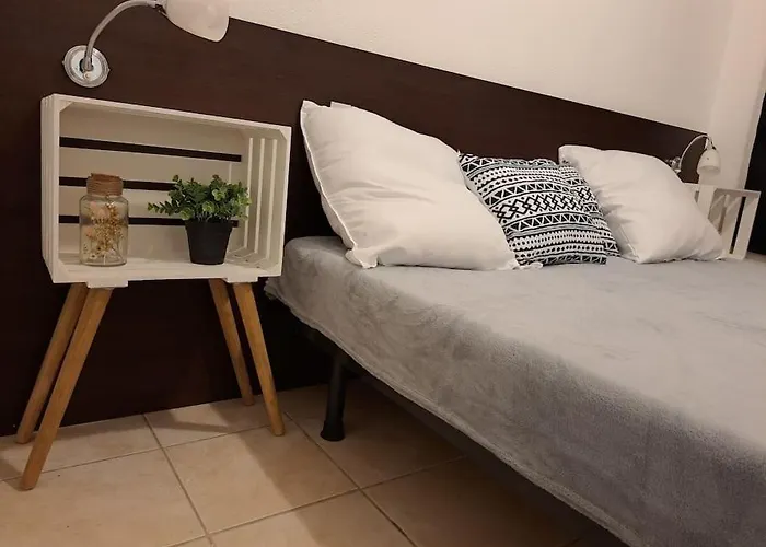 Avec Piscine A 2 Pas De La アパート *