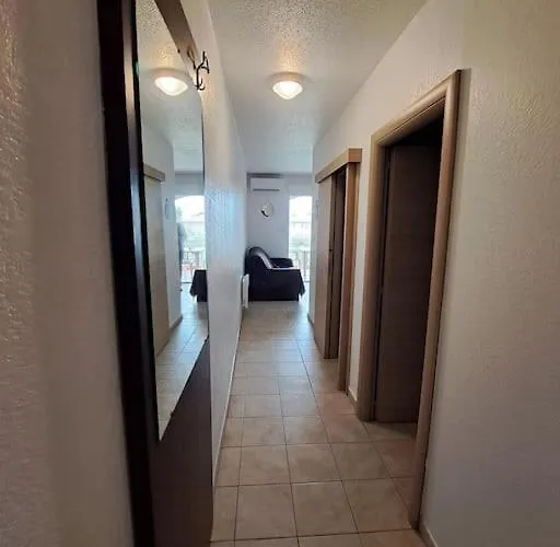 Avec Piscine A 2 Pas De La アパート *