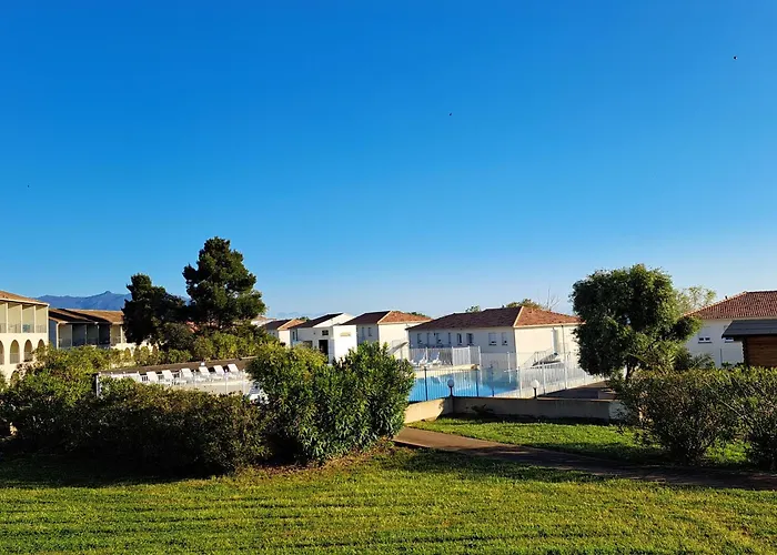 Avec Piscine A 2 Pas De La * Linguizzetta