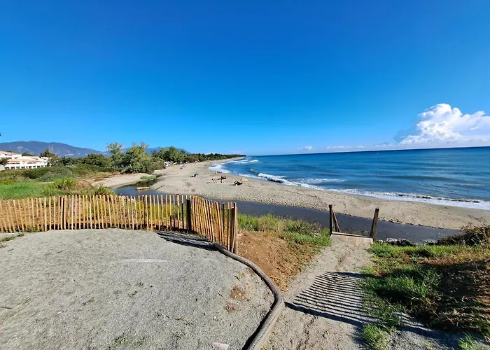 Avec Piscine A 2 Pas De La